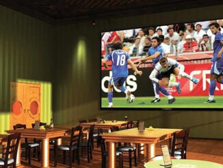 Xu hướng mở quán café kết hợp chiếu bóng đá trực tiếp: Làn sóng mới hút khách trẻ