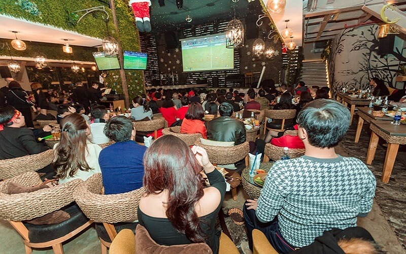 Fan Quán Cà Phê: Hội Những Người Yêu Bóng Đá Không Biên Giới