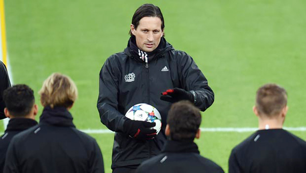 Huấn luyện viên Roger Schmidt